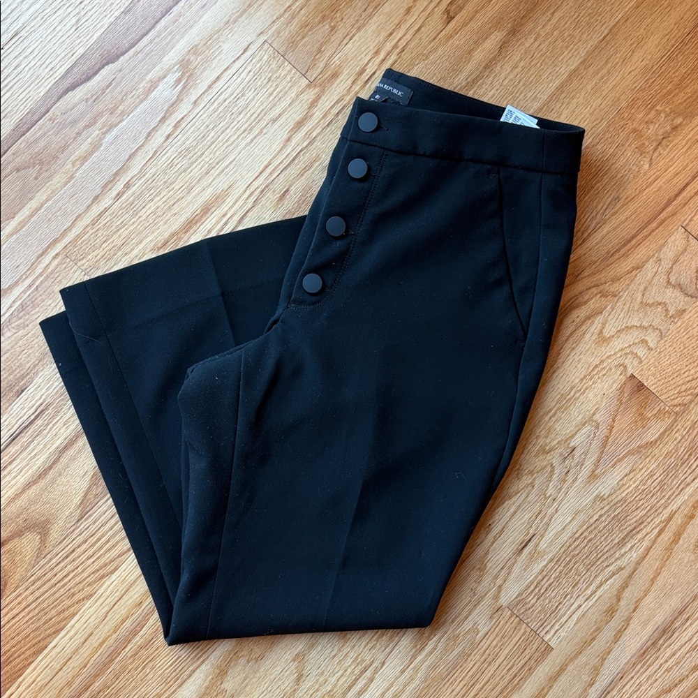 Banana Republic Black Cropped Button Front Crepe Suiting Pants | 8 Short